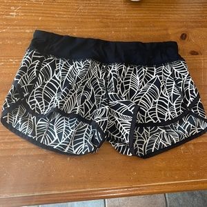 Lululemon speed up shorts size 6